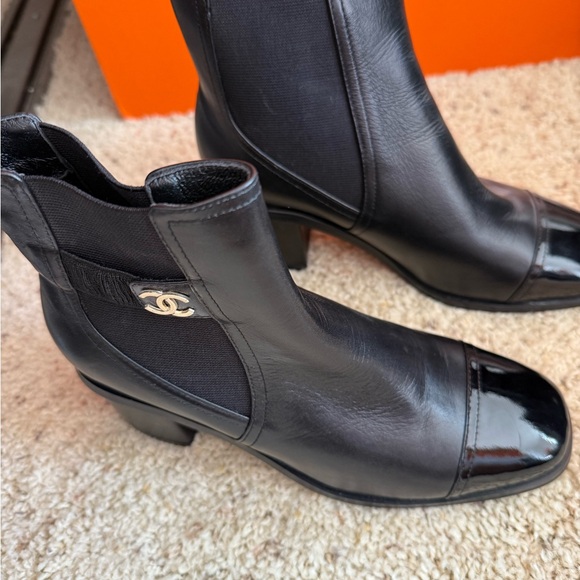 Black Leather Ankle Booties size 37 never worn sold as is - Picture 3 of 4